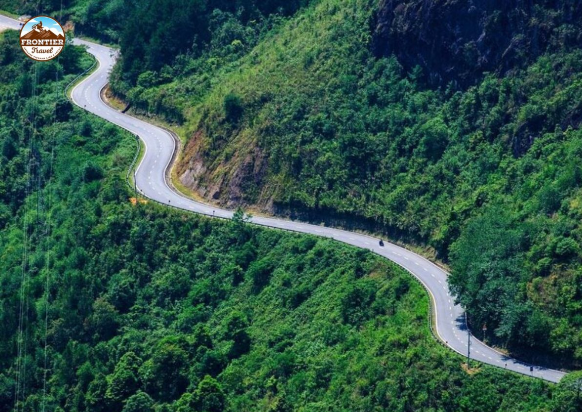 The distinctive winding roads present a challenge for drivers.